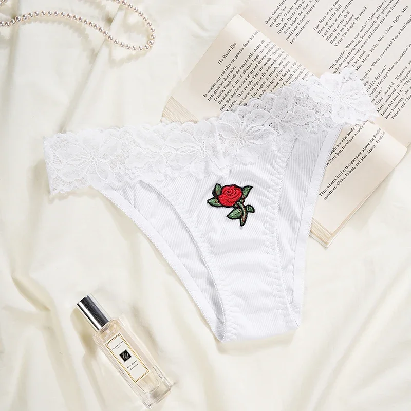 กางเกงชั้นในผู้หญิงแบบไร้รอยต่อ ดีไซน์ใหม่ ปักลายฝรั่งเศส เอวต่ำ ผ้าลูกไม้ผสมผ้าฝ้ายบริเวณเป้า ระบายอากาศได้ดี