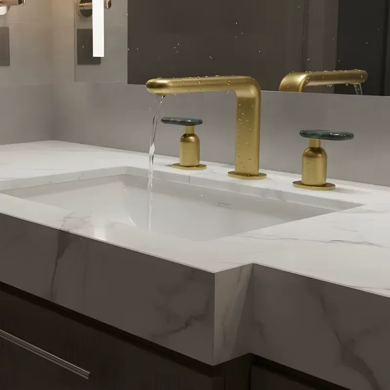 Classic Brass Bathroom Faucet Basin Mixer 3 Hole Double Handle Hot Cold Water Sink Tap for Hotel Application