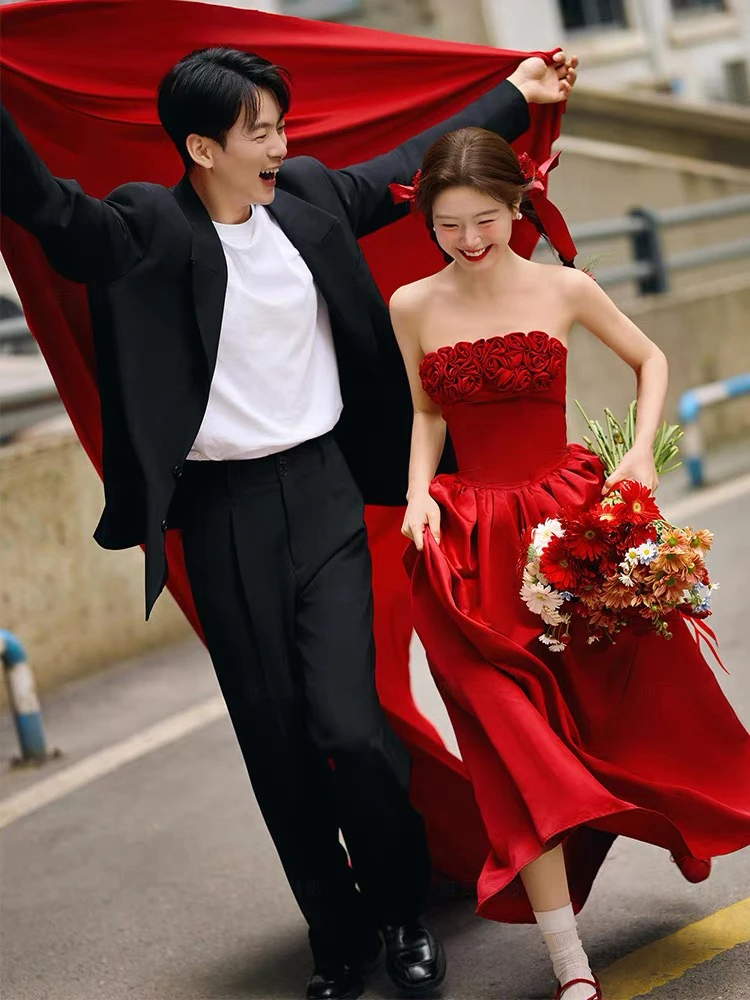 

Red Strapless Wedding Dress Engagement Street Style Photography New Bride Theme Costume for Certificate Wedding Photoshoot