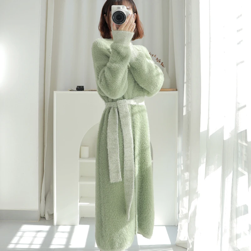 Bathrobe Pajamas Women's Autumn and Winter  Home Clothes Coral Fleece Thickened Outwear Suit  can wear it on the street.Lovely