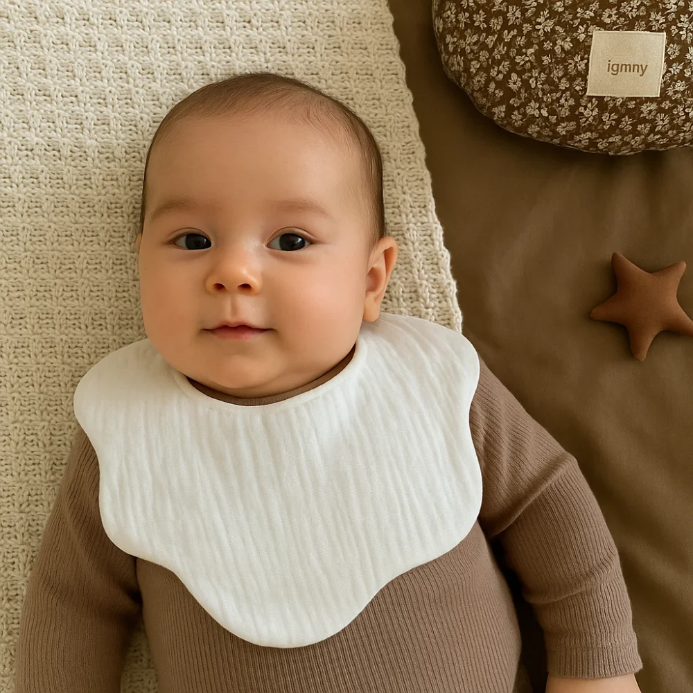 

Feeding Anti-vomiting Bibs Cotton Yarn Waterproof Baby Drooling Bibs Round Neck Flower Shape Dotted Baby Cotton Bibs