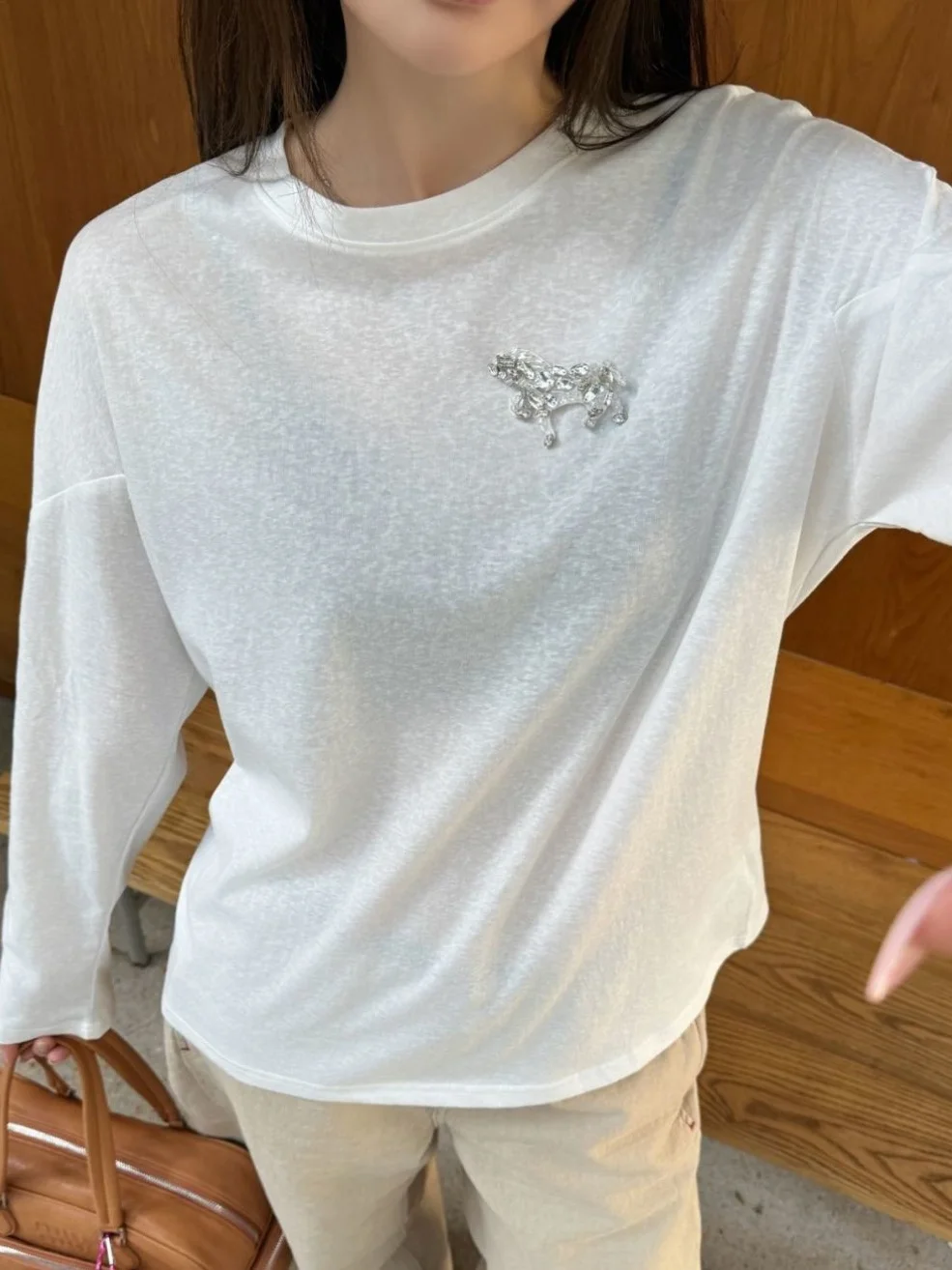 

Весна 2026: Новая женская хлопковая футболка с вышивкой пайетками, длинным рукавом, свободного кроя, с круглым вырезом, повседневная