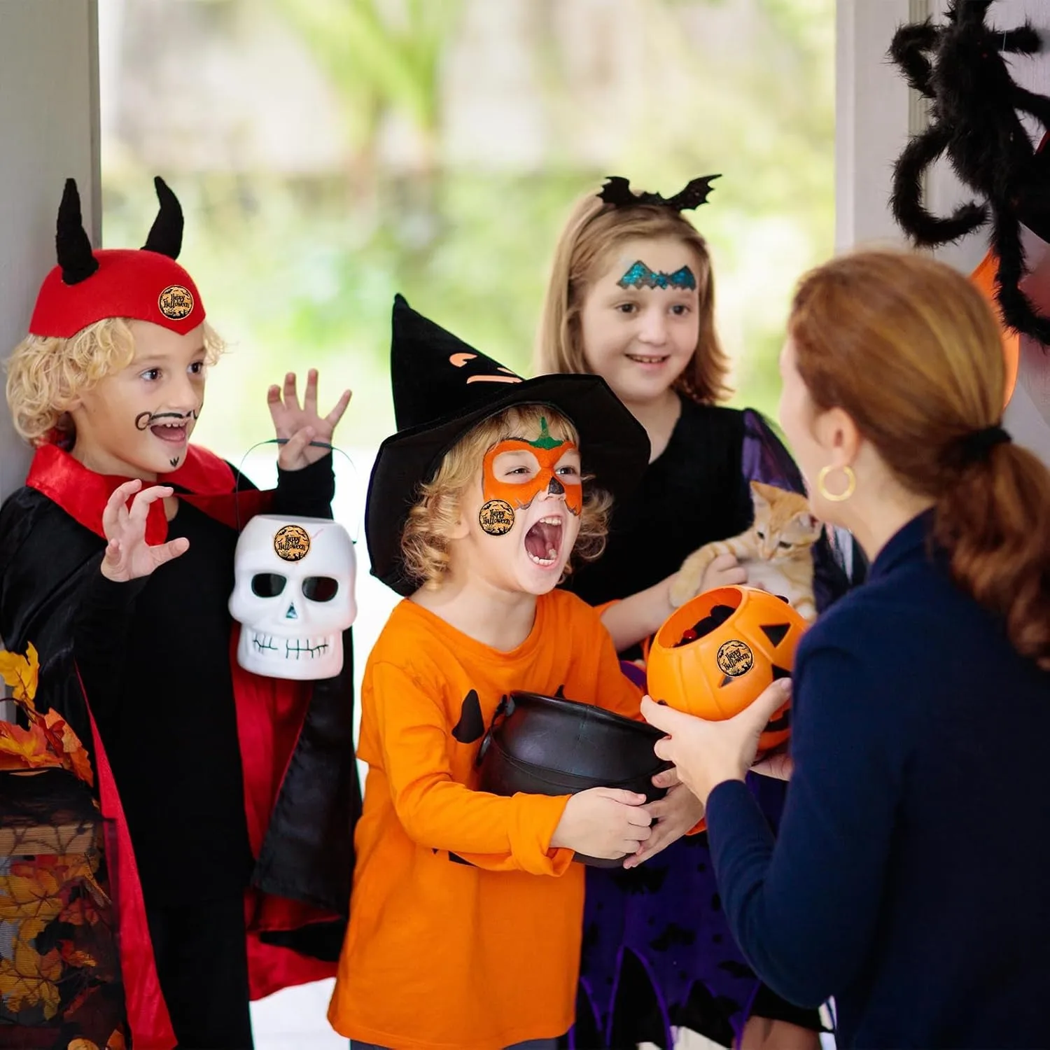 500pcs Cute Halloween Ghost Sticker, 2.5cm White Ghost Label for Envelope Gift Card Candy Bag Party Supplies