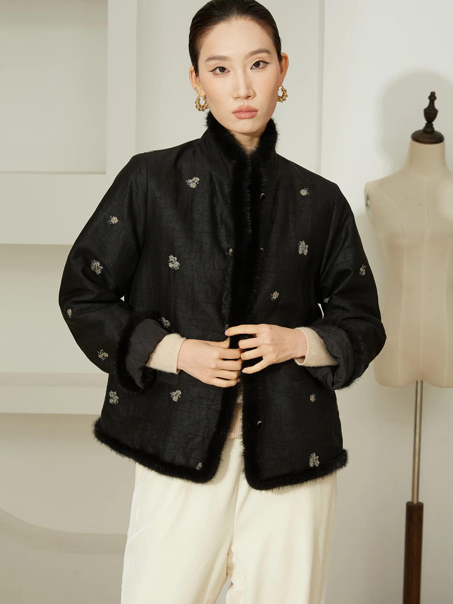 

Зимнее пальто Silviye из натурального шелка и хлопка с узором «Дууд» и меховым воротником, в китайском стиле, с воротником-стойкой