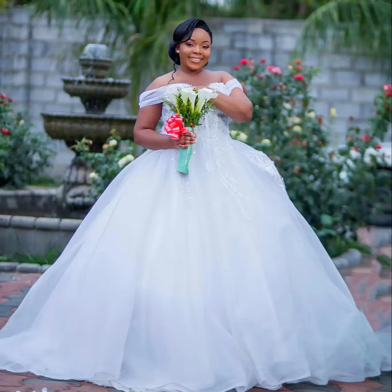 تخصيص أفريقيا دبي مطرز قبالة الكتف الدانتيل يصل ثوب الزفاف تول الحبيب الرقبة الكرة ثوب الزفاف زائد الحجم