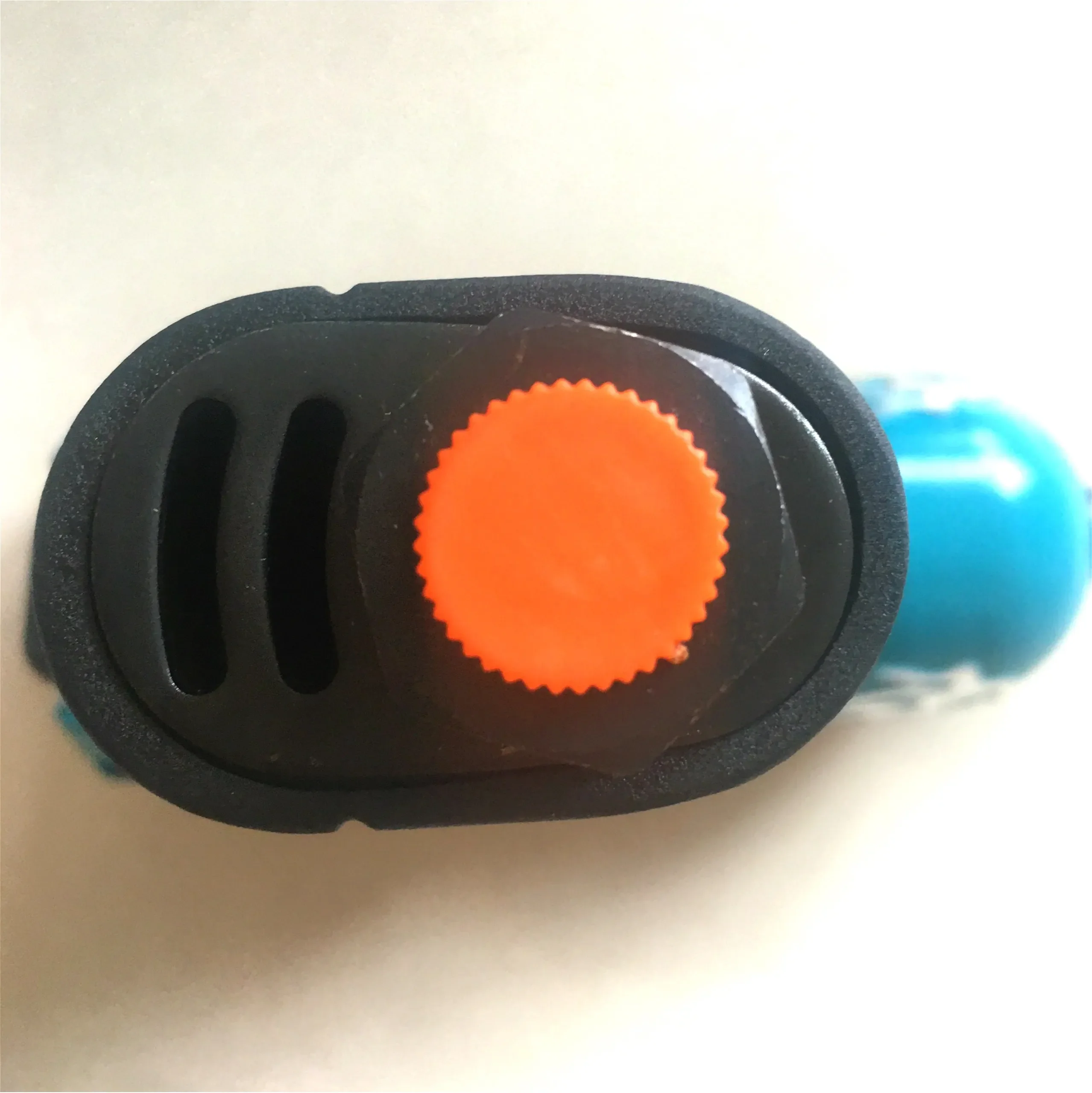 TY53602K Pneumatique 1/2 po Kit de clé à chocs (13 pièces) Le design composite ergonomique léger réduit la tension du poignet et la fatigue