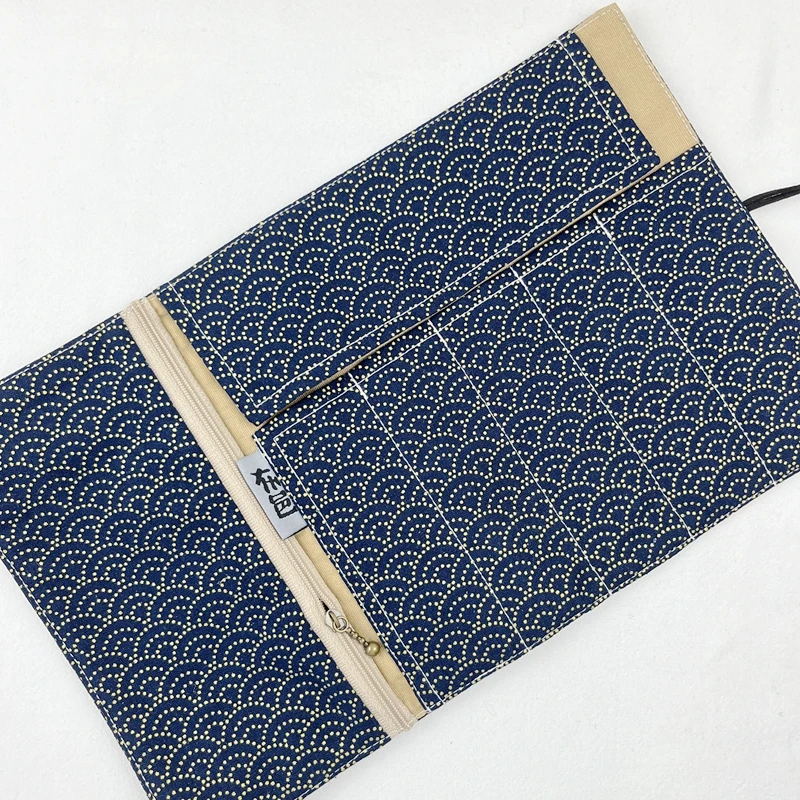 

Retro Pen Curtain Large Capacity Pen Bag Stationery Storage Bag Pen Bag Portable Blue Gold Corrugated Rolling Curtain