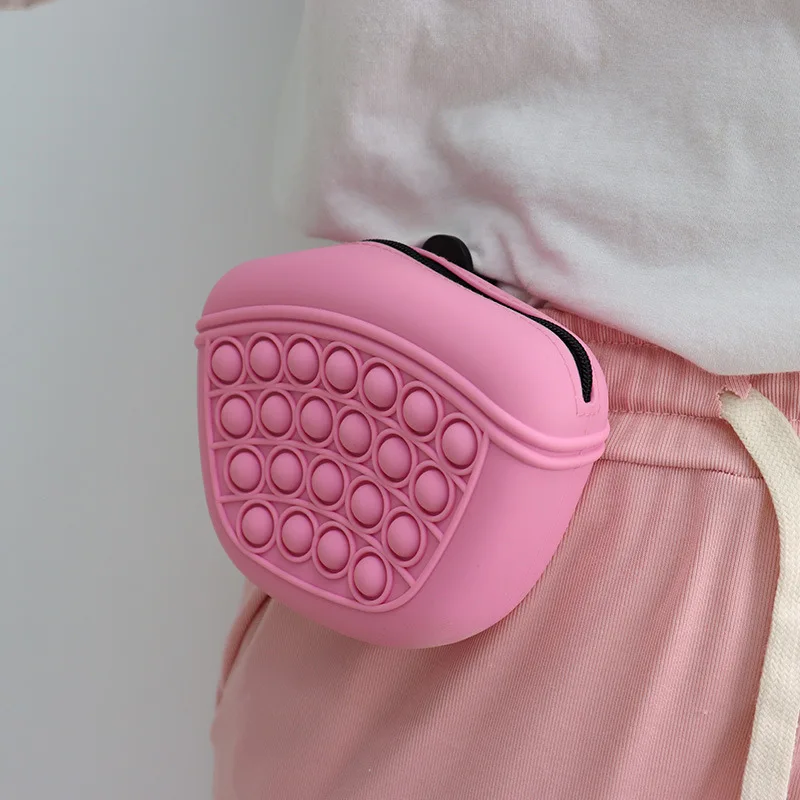 

Popular Pet Silicone Food Package Bags Training Waist Bag Portable Dog Snack Pack Supplies