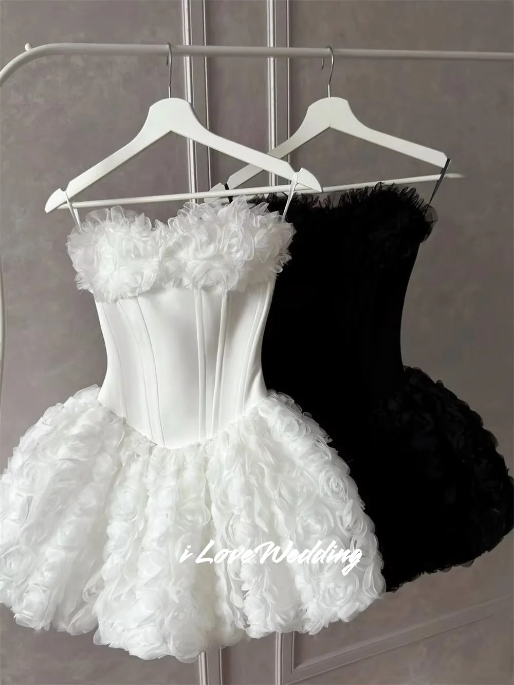 Blanc chérie Mini jupe courte 3D fleur sans manches robe de retour robe de fête d'anniversaire douce soirée formelle plissée personnalisée