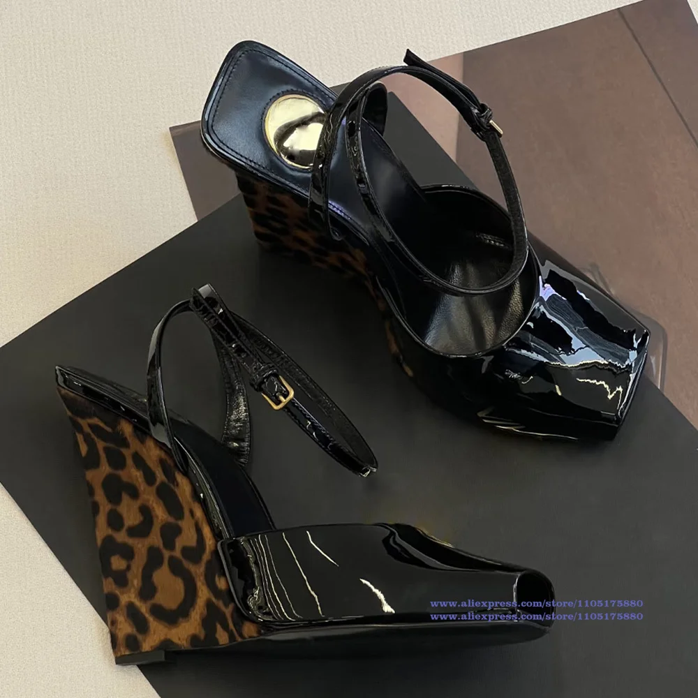 

Черные босоножки на танкетке из лакированной кожи, элегантные женские туфли-лодочки с пряжкой на щиколотке и ремешком, роскошные дизайнерские новые сандалии De Mujer Verano