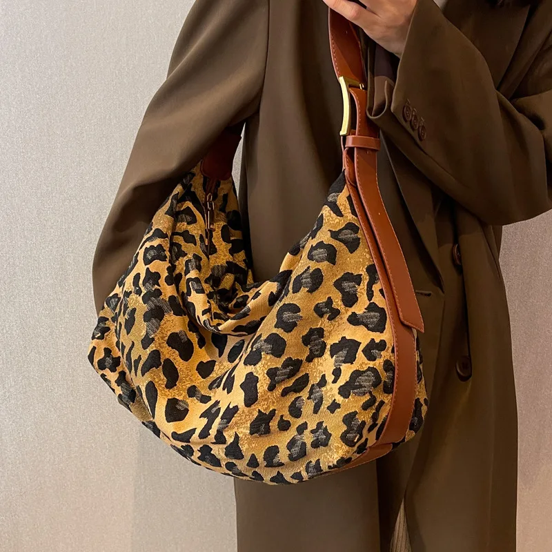 

Leopard print women Shoulder Bags Large capacity Winter new Crossbody bags for female Handbags Trending Lux ladies Hand Bag