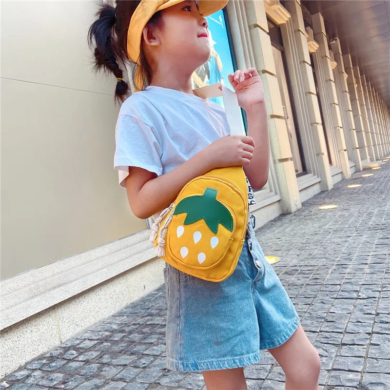 Cute Strawberry Fashion Canvas Children\'s Messenger Bag Trendy Girls Chest Bag Small Bag Cute