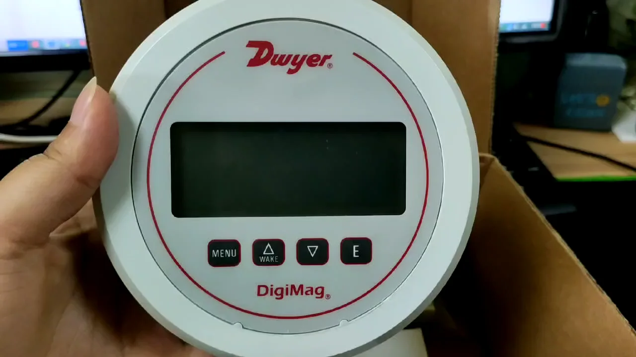 Dwyer USA DM-1000 Digimag Differential Pressure Gauge