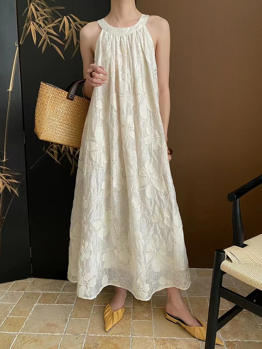 French Gentle Breeze Off White Lace Flower Embroidery Sleeveless Hanging Neck Loose Dress