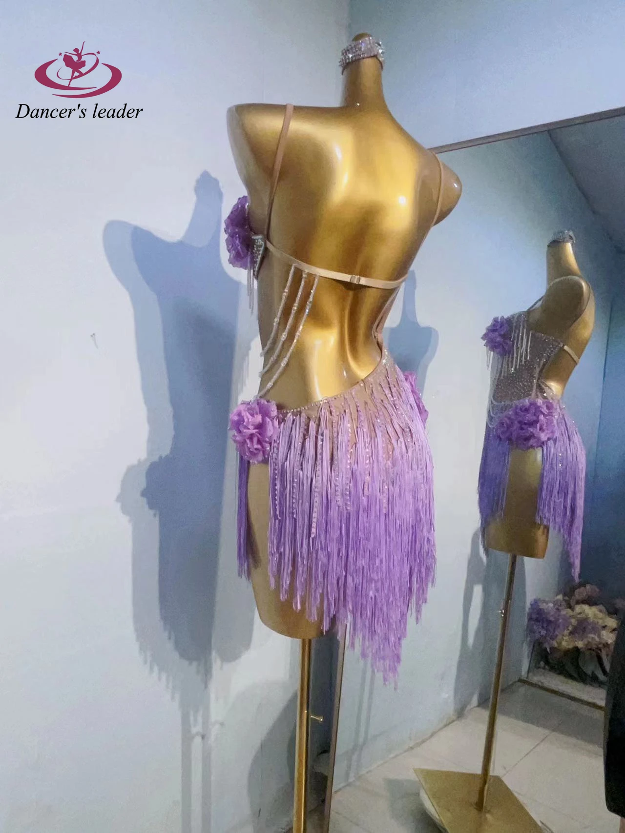 Escenario de baile latino para mujer, cuello de flor púrpura personalizado de alta gama, falda con borlas, vestido de disfraz de actuación con diamantes de imitación de Samba