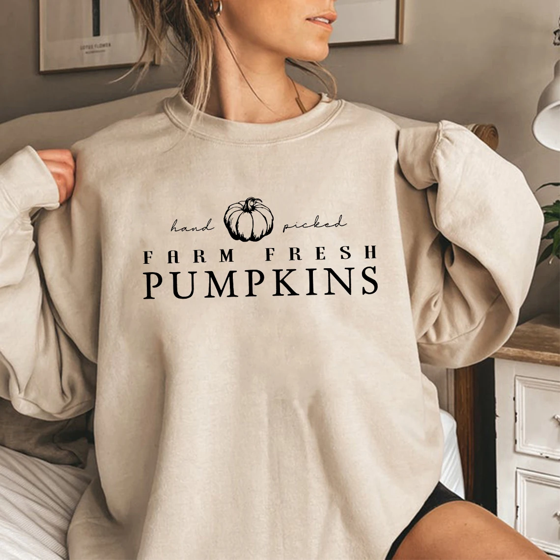 Hand Picked Farm Fresh Pumpkins Sweatshirt Fall Graphic Hooides Women Halloween Sweatshirt Long Sleeve Crewneck Pullover Tops