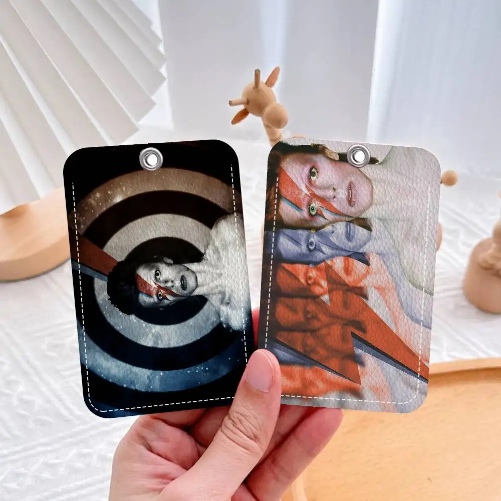 

Брелок-держатель для карт с изображением британского рок-певца Дэвида Боуи, для банковских, автобусных, идентификационных и кредитных карт