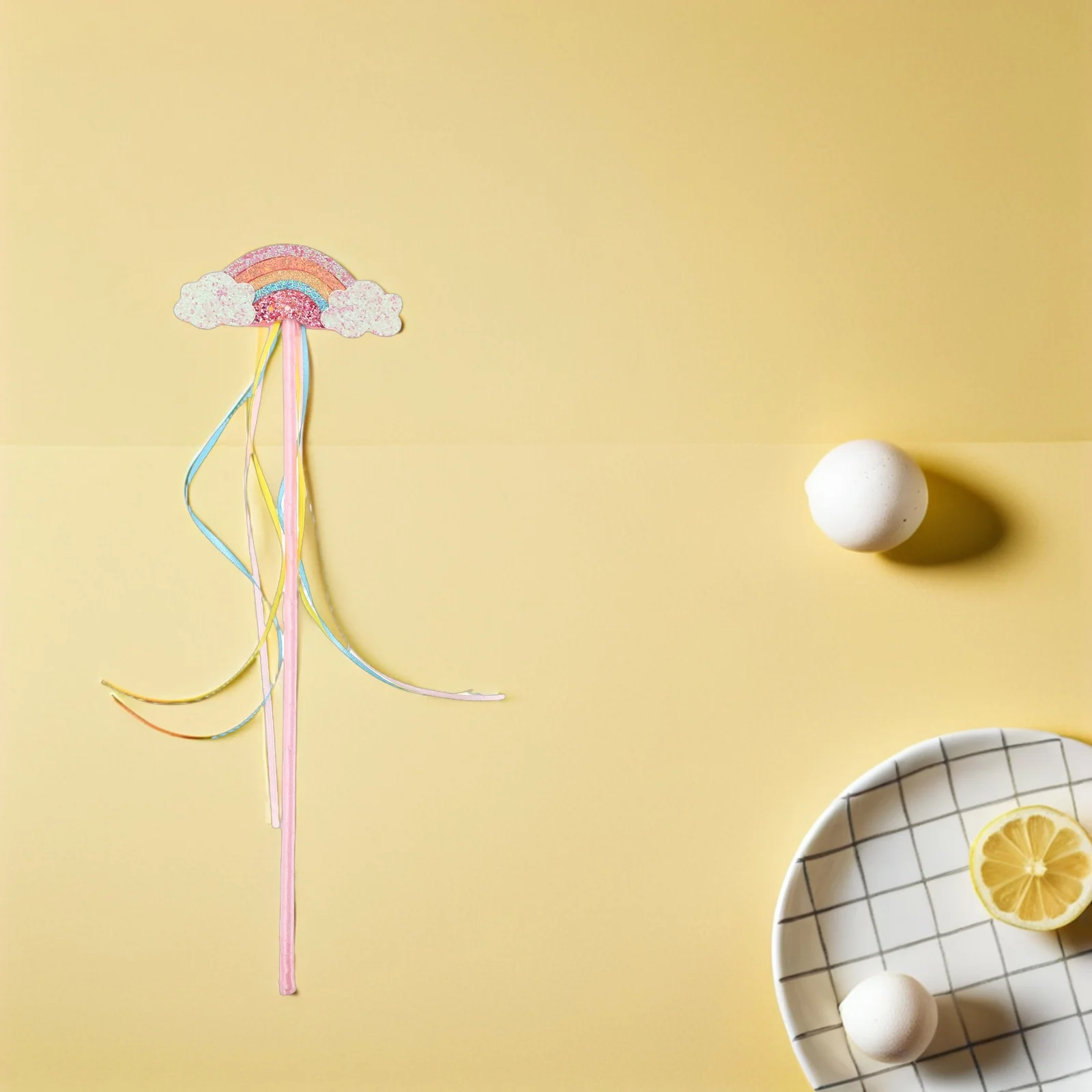 プリンセスレインボーワンド、鮮やかなストリーマー付き、キラキラ輝く妖精のドレスアップアクセサリー、子供の仮装パーティーや想像力豊かな遊びに