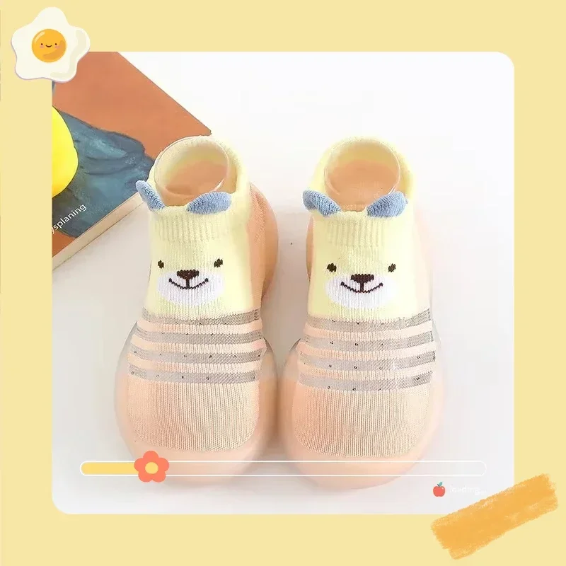 أحذية شبكية قابلة للتنفس على الطراز الكلاسيكي للأطفال مضادة للانزلاق ومضادة للارتداء، أحذية أطفال كرتونية للأطفال الصغار، جوارب أرضية