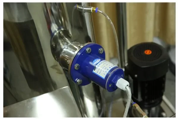 Small automatic carbonated beverage soda Co2 mixer