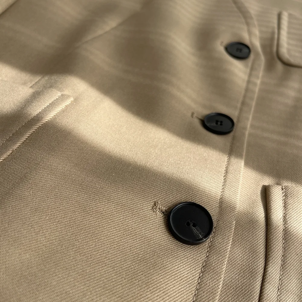 Wyszczuplająca wełniana kamizelka z plisami, dekolt w serek, rozcięcie, uniwersalna odzież robocza, długi rękaw, zapinana na guziki, jednolity kolor, wiosenna moda.