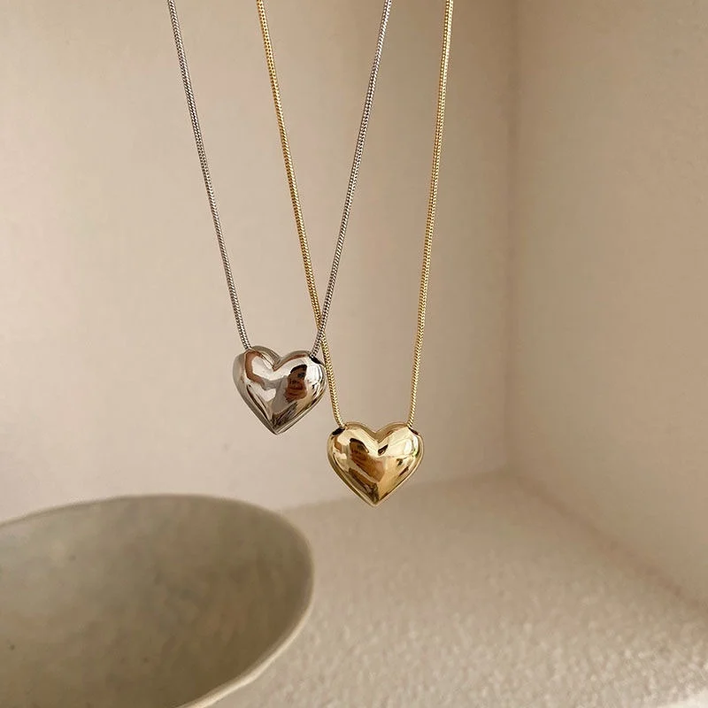 Vintage Love Heart Pendant Necklace for Women Trend Aesthetic Gold Color Metal Chain Collar Choker Party Jewelry Birthday Gifts