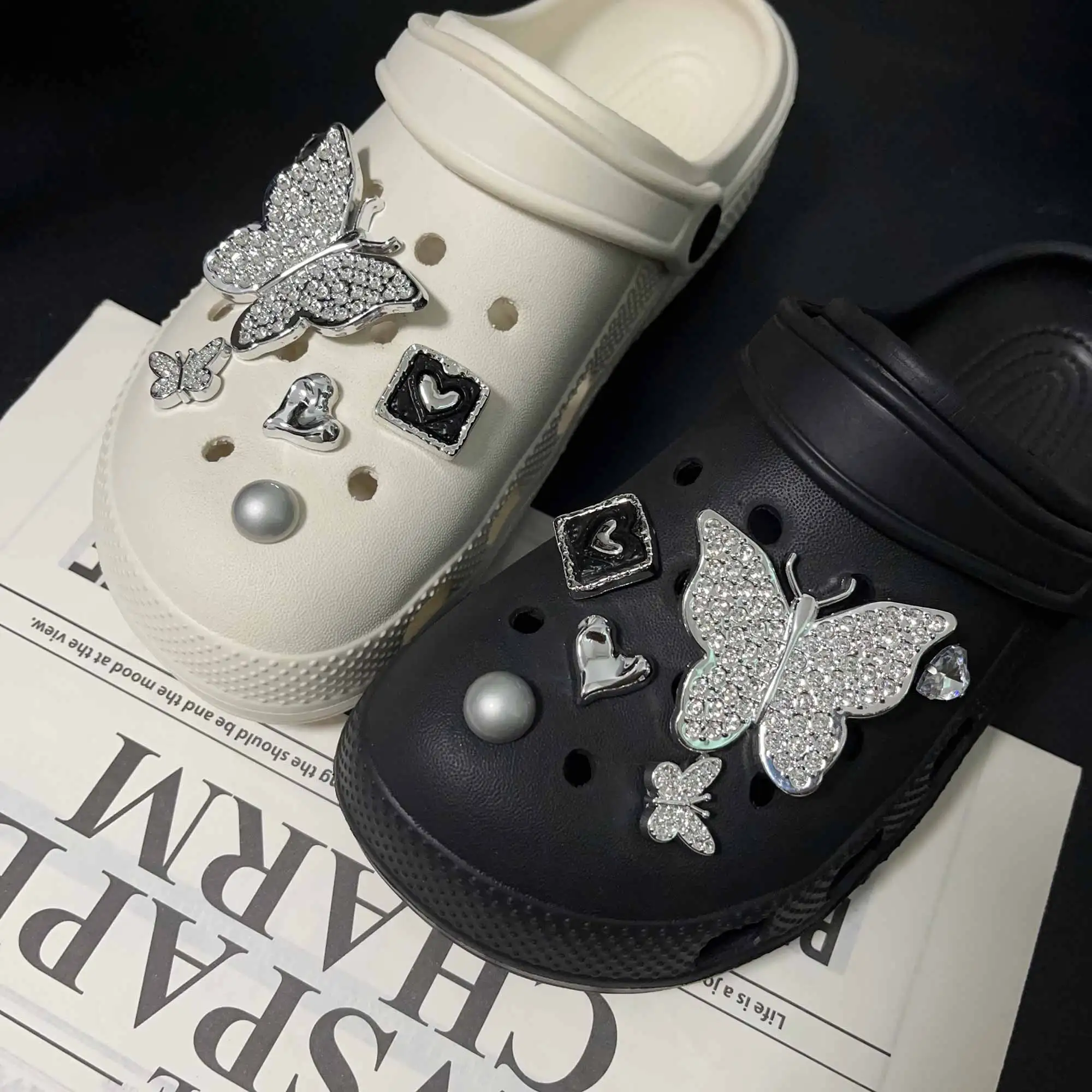 

INS Sweet Cool Butterfly Love Set Pearl Rhinestone Shoe Charms for Crocs Slipper Accessories Garden Sandals Clogs Pins Girl Gift