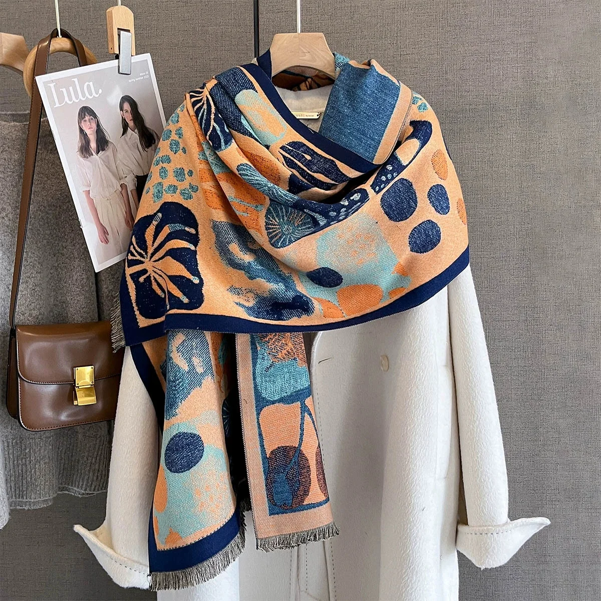 

Новинка 2025 года, брендовый шарф с цветами для женщин, теплые зимние шарфы с принтом пашмины, шали, женские толстые одеяла, накидки