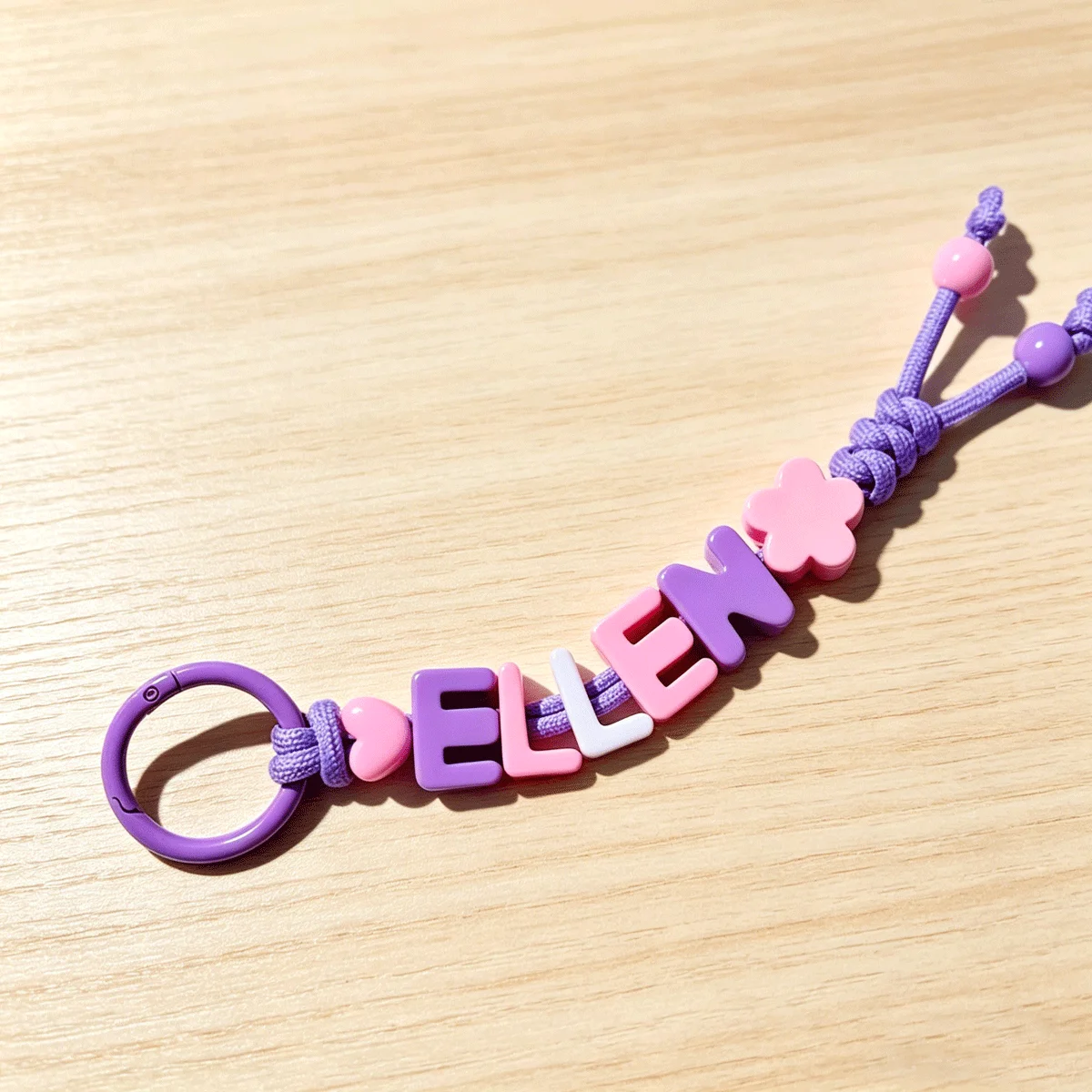 1 Stück personalisierter geflochtener und perlenbesetzter Taschenanhänger – Blumen-Schriftzug-Schlüsselband, personalisierter bunter Namensschlüsselanhänger, Weihnachtsgeschenk – Detail 11
