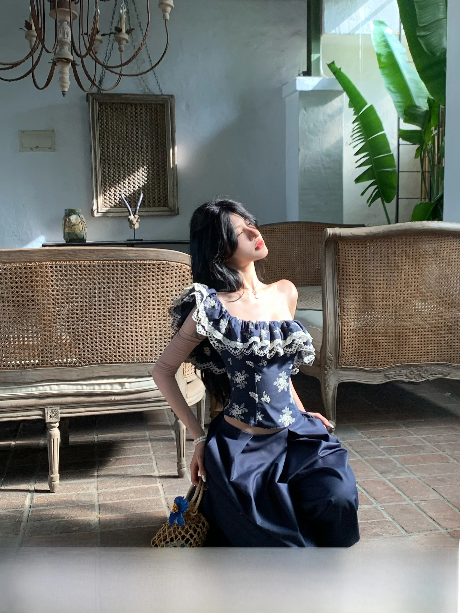 

Женский укороченный топ с цветочным кружевом и пэчворком, весна 2026, с открытыми плечами, на молнии, с внутренними вкладышами, короткий, без рукавов