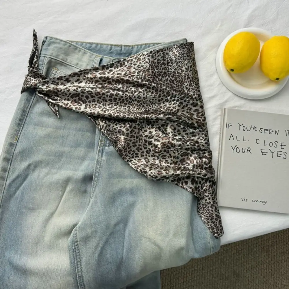 

Simple Printed Triangle Scarf Y2K Glossy Silk Hair Scarf Korean Hip Hop Leopard Print Silk Scarf Women