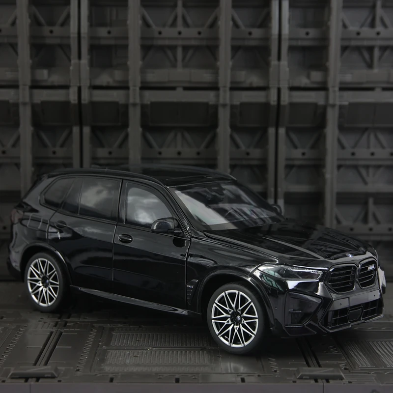 نموذج سيارة محاكاة BMW X5M من سبيكة 1:18 بأربعة أبواب وغطاء محرك السيارة الأمامي وباب صندوق السيارة يمكن فتحها بتفاصيل غنية، مصنوع بدقة #3