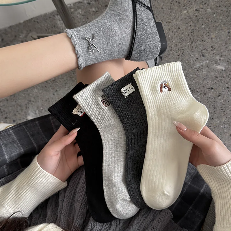 1 Pair New Embroidered Dog Pattern Mid Tube Soft Cotton Socks Cute Campus Street Unisex Hipster Couples Gift Socks
