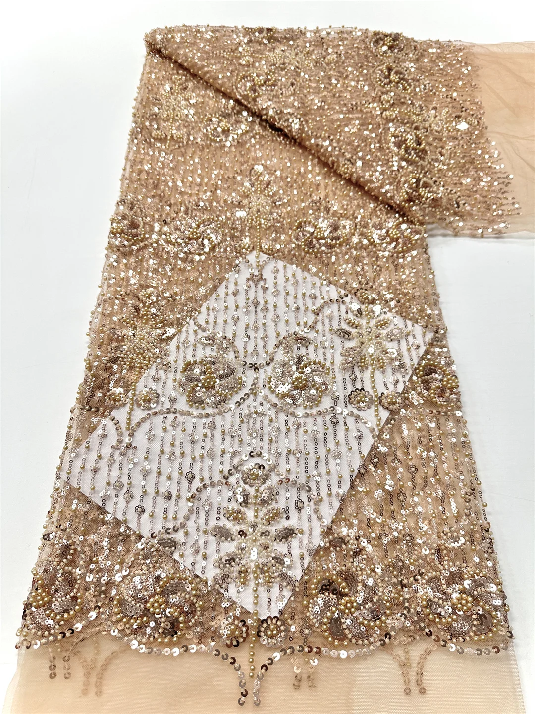 2025 جديد رائجة البيع تول أقمشة الدانتيل مع الخرز الترتر الأفريقي النيجيري الفرنسية لراقية حفل زفاف العروس الخياطة فستان