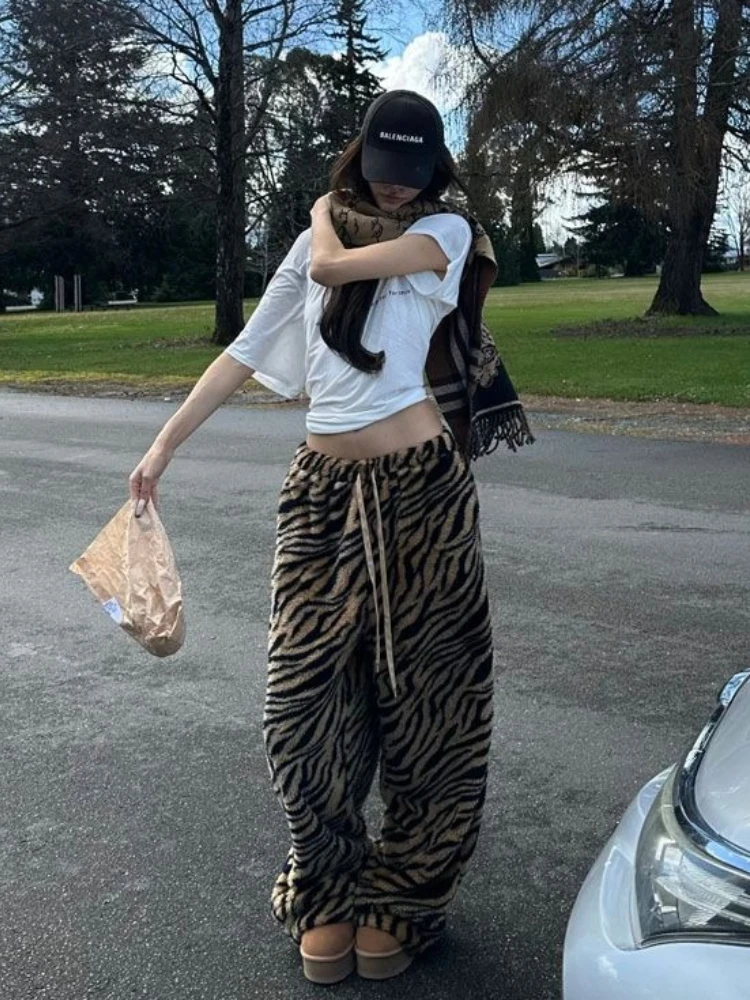 

HOUZHOU American Retro Tiger Print Pants Women Y2k Harajuku Warm Wide Leg Trousers Casual Autumn Winter Baggy Pants Streetwear
