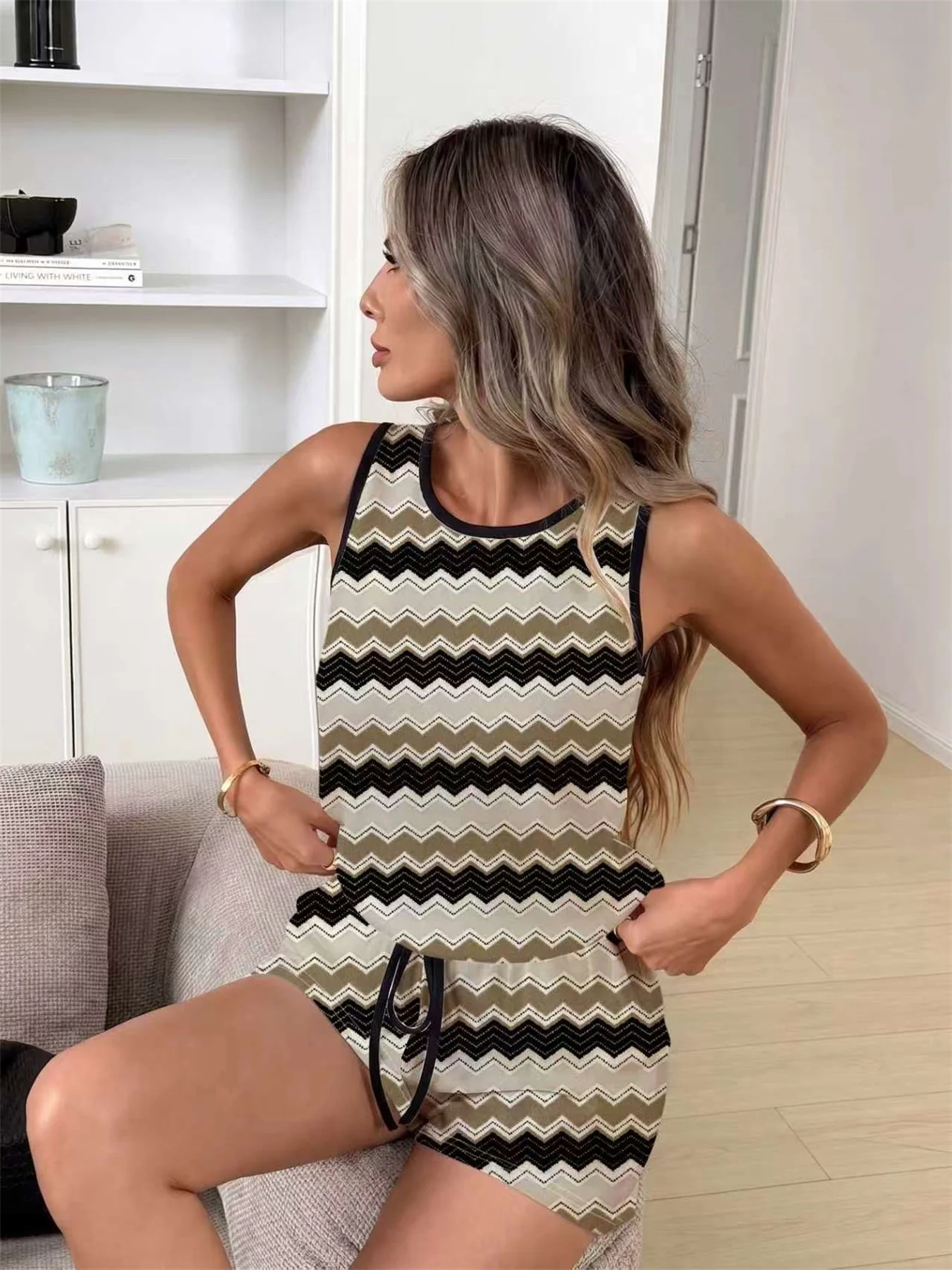 Women's Spring/Summer Fashion Two-Piece Set - Striped Print Sleeveless Vest + Striped Print Shorts Two-Piece Set view 3