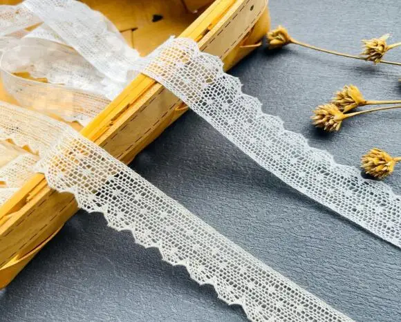 Ширина: 2,4 см (0,94 дюйма) Изысканный горошек Хлопковое кружево с вышивкой Модное кружево Украшение одежды Швейные аксессуары (SSA-4622)