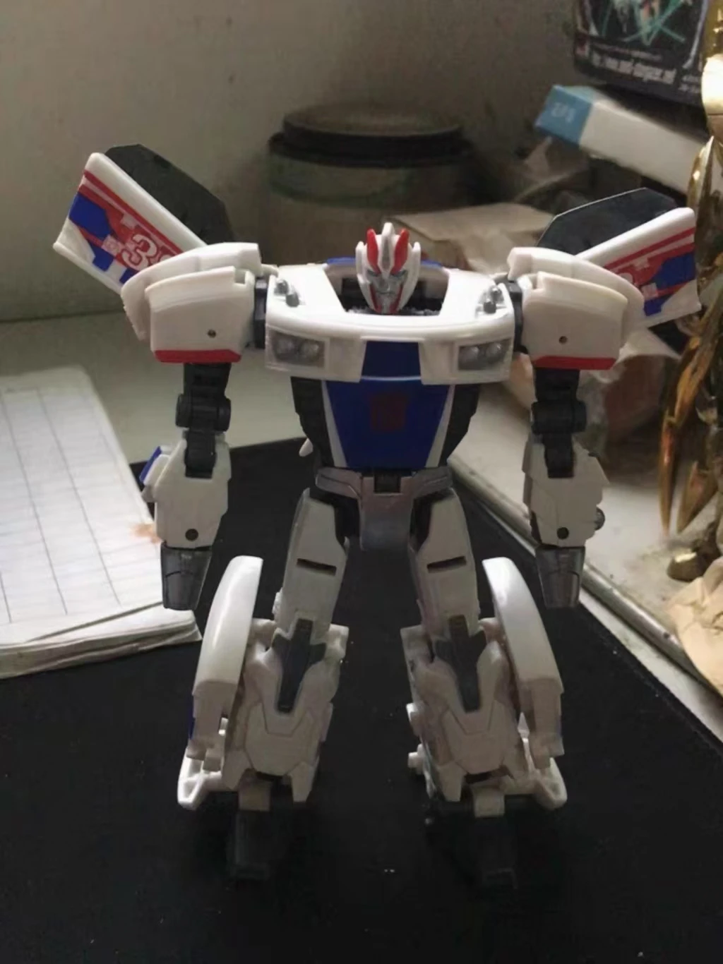 

Brand new in stock Transformers Leader's Proof Tianzun Generation Smoke Screen Enhanced Toy Figure Model Animation Gift Collecti