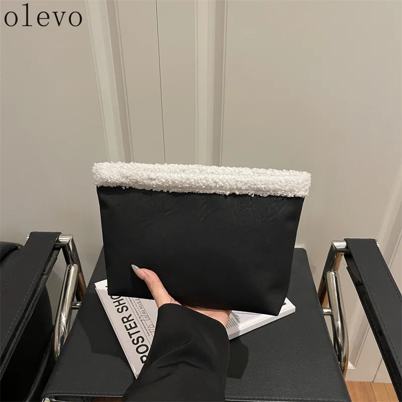 

New Fashion Lamb Wool Underarm Bag Retro Suede Patchwork Large Capacity Clutches for Women Plush Clutch Bag Female Fur Handbag
