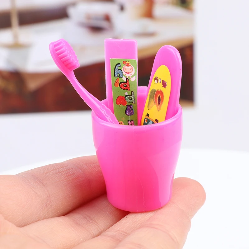 4Pcs/Set Pink Color Doll Toothbrush Miniatures Toothpaste Tube Cup Bathroom Decoration Accessories Dolls Dollhouse Mini Kit Toys