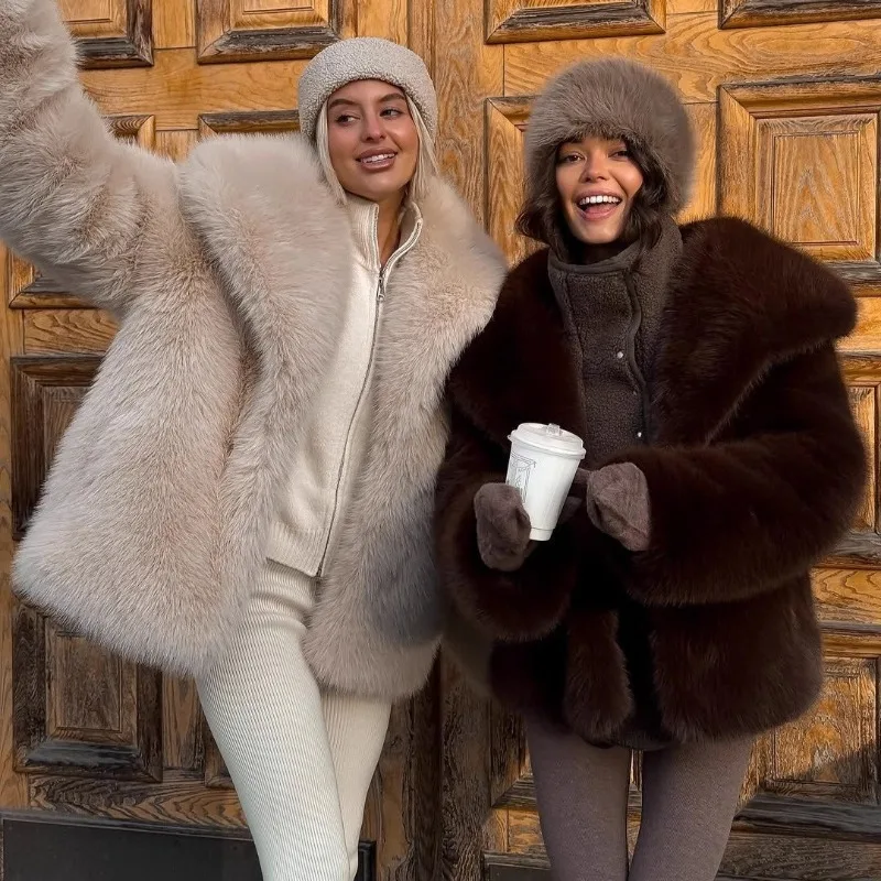 ヨーロッパ系アメリカ人スタイル 2025年 レディース フェイクファーコート ふわふわプラッシュ フォックスファー襟 秋冬アウター