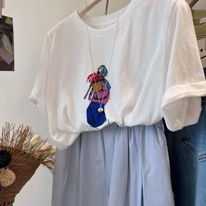 

Женская повседневная белая футболка с круглым вырезом и вышивкой в виде абстрактных фигур, с короткими рукавами