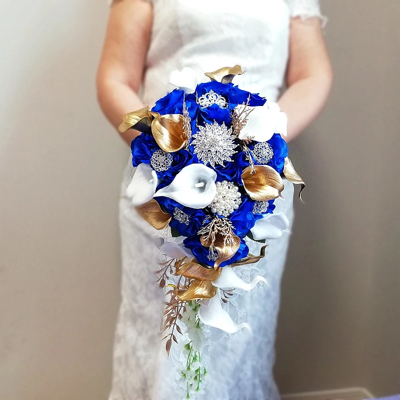 2022 New Royal Blue ดอกไม้ Golden Cala ลิลลี่ Cascading เจ้าสาว Rhinestones หรูหรา Bouquet De Mariée Retombant