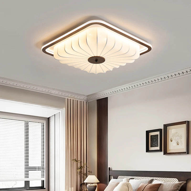 Antique-style Bedroom Ceiling Lights Modern Minimalist Design Retro Fabric Finish Style Circular Full-spectrum Eye-friendly Lamp