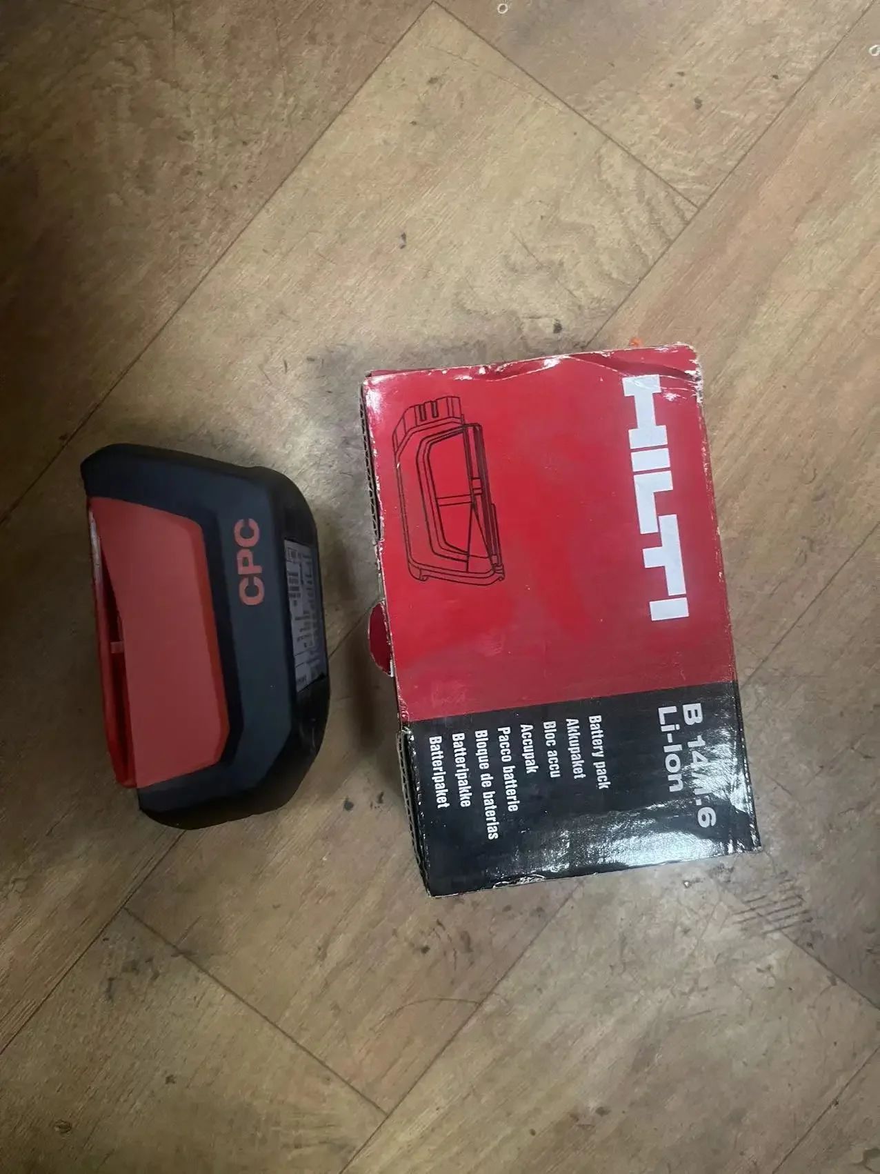 USED HILTI 14.4V 1.6AH IN PERFECT WORKING ORDER. SECOND HAND
