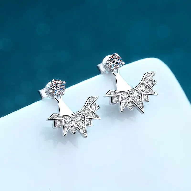 Exquisite Platinum PT950 Fine Jewelry Snowflake-Inspired Trendy Earrings, Fashionable Earrings with Micro-Set Moissanite