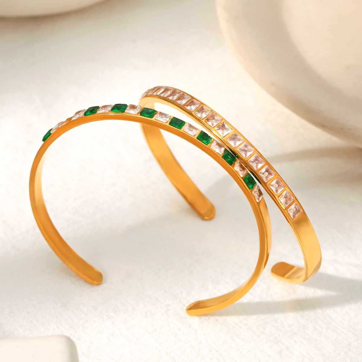 

huangchao Fashionable Luxury Stainless Steel 18k Gold Zircon Women's Open Mouth Bracelet Waterproof Holiday Gift