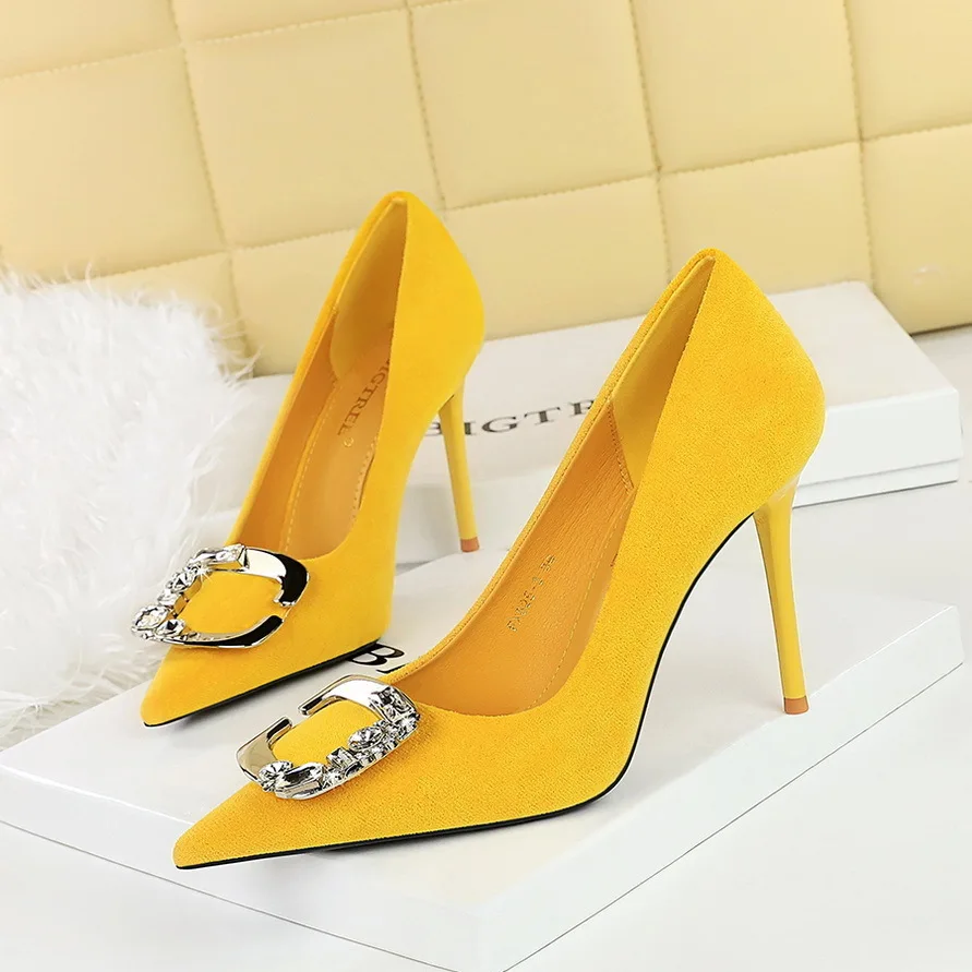 

Women's High Heels Banquet Thin Red Bottom Shallow Mouth Pointed Velvet Metal Rhinestone Belt Buckle Single Ladies Shoes Pumps