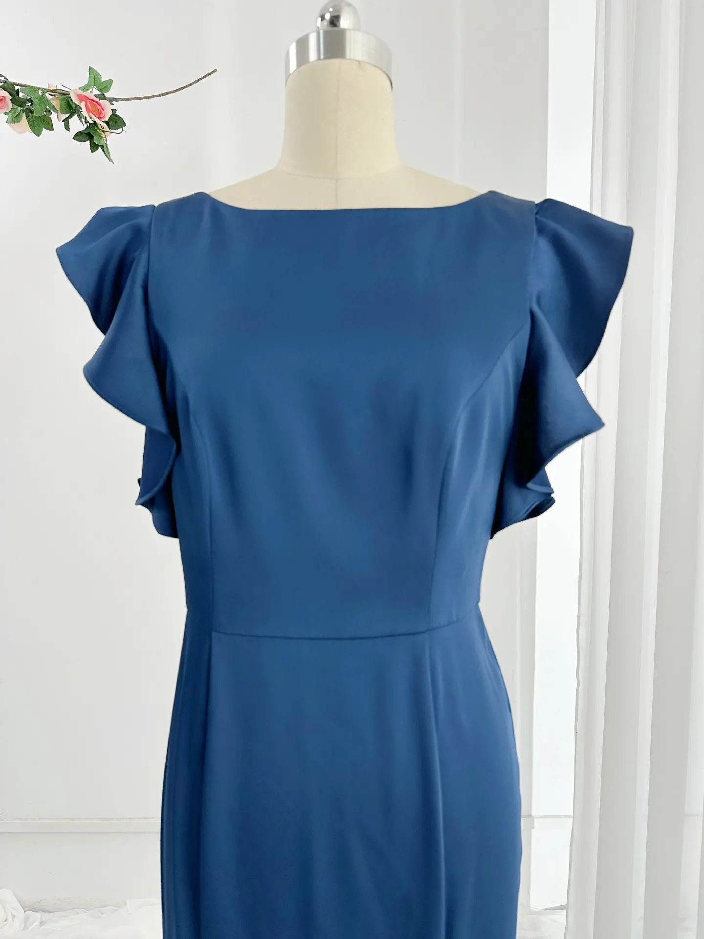 Blue Simple Fashion Bat Sleeve Covering Pork Slim Beauty Back Tail Federation Evening Dress M2090