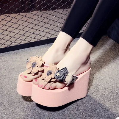 Newest Women Flip Flops Summer Casual Flowers Cartoon Flip Flops Women Slippers Sweet Beach Non-slip Thick Bottom Bohemia Shoes